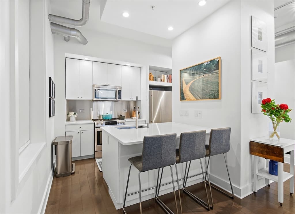 Condominium at 43 Winter St # 4, Boston MA 02108, photo 13 of 24