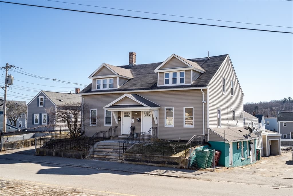 4 Family at 708-710 Central St, Lowell MA 01852, Lowell, photo 32 of 41