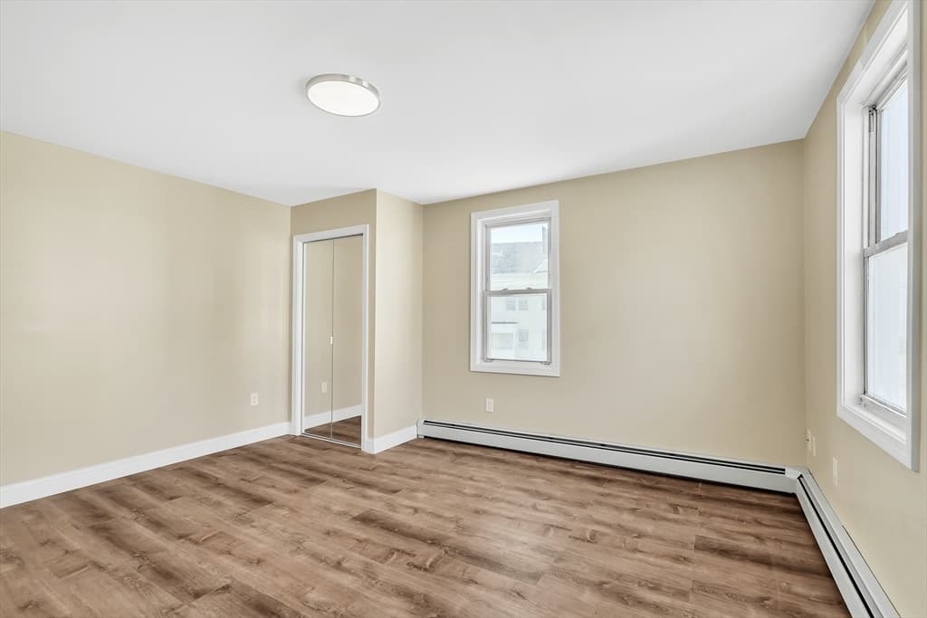 4 Family at 708-710 Central St, Lowell MA 01852, Lowell, photo 21 of 41