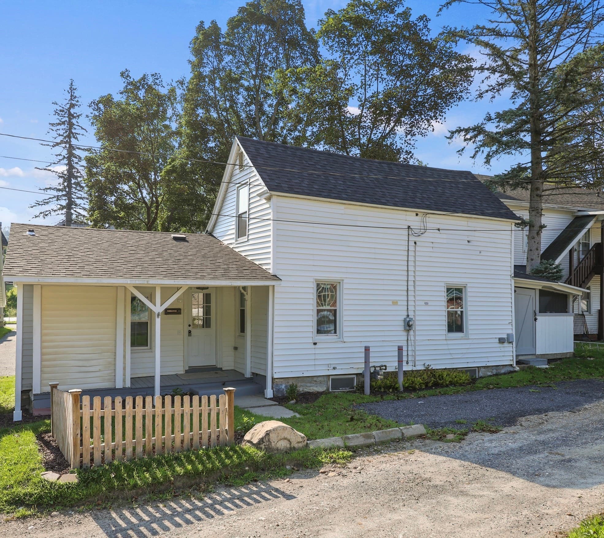 1 Noble Pl, Adams MA 01220
