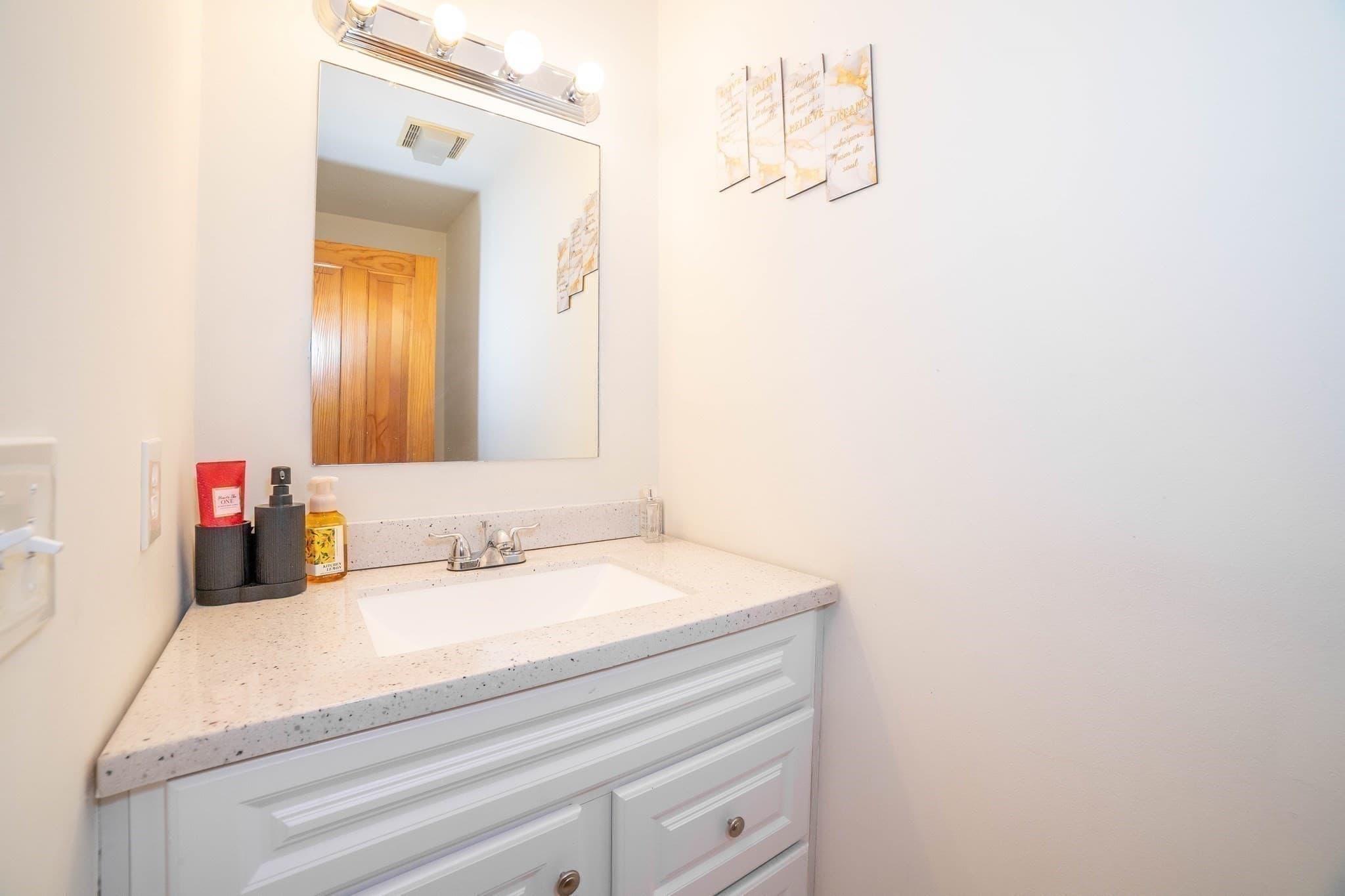 Condominium at 26 Mahogany Run # 26, Leominster MA 01453, photo 11 of 30