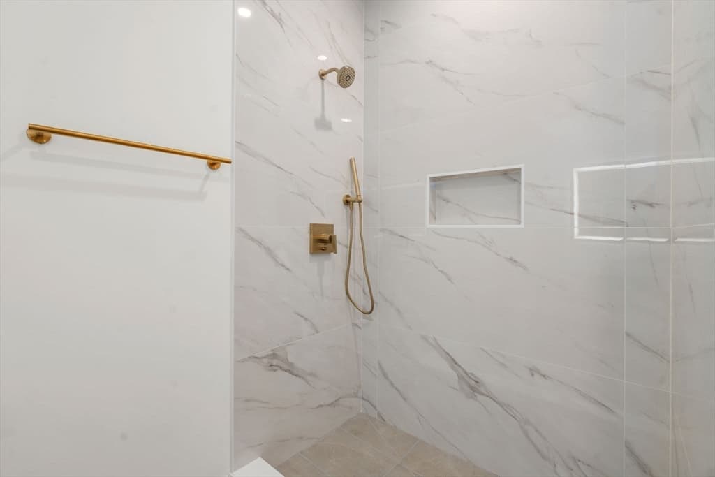 Condominium at 16 Stearns # 207, Wellesley MA 02482, photo 9 of 15