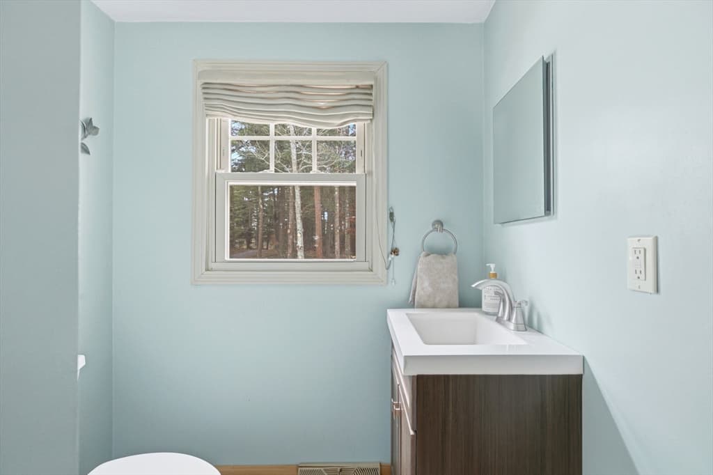 10 Wapping Rd, Kingston MA 02364 photo 7