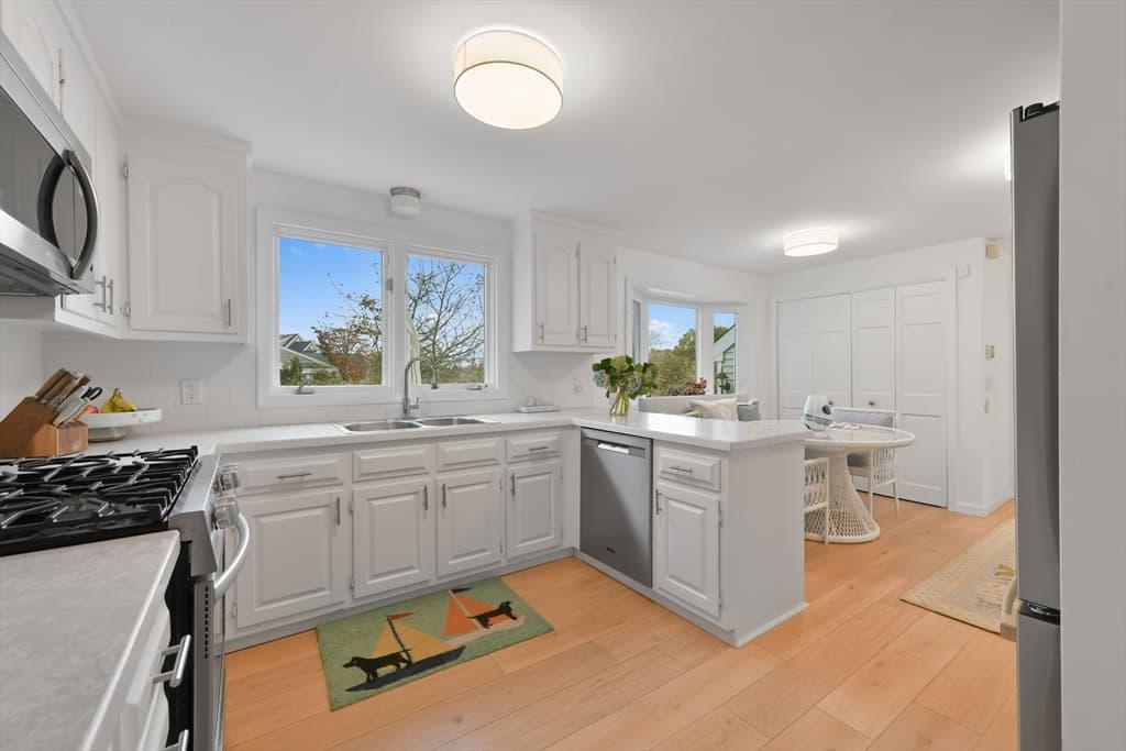Single Family Residence at 7 Oxford Drive, Barnstable MA 02635, Barnstable, photo 16 of 42