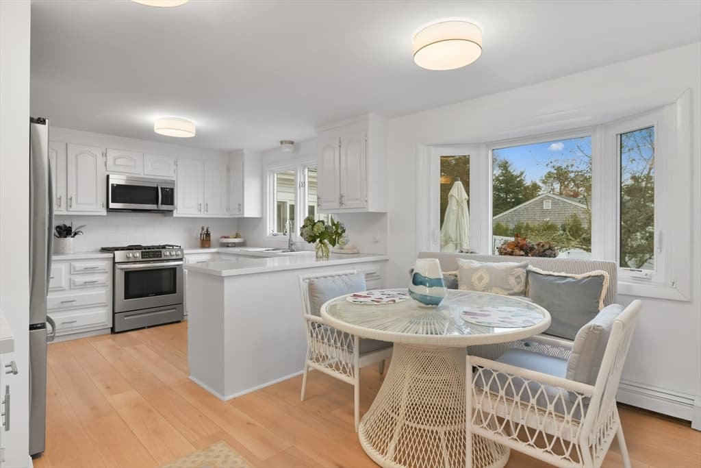 Single Family Residence at 7 Oxford Drive, Barnstable MA 02635, Barnstable, photo 19 of 42