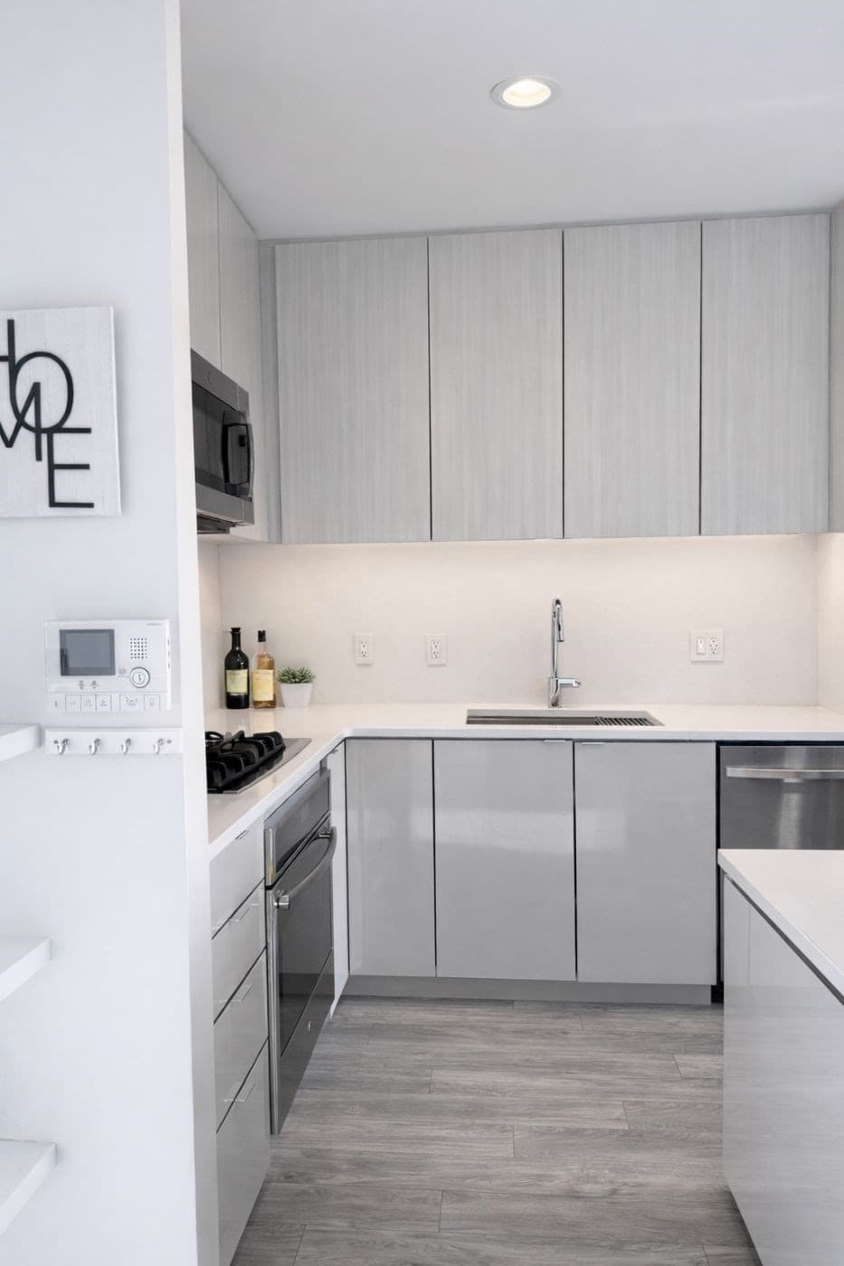 Condominium at 80 Fenwood Rd # 706, Boston MA 02115, photo 4 of 33