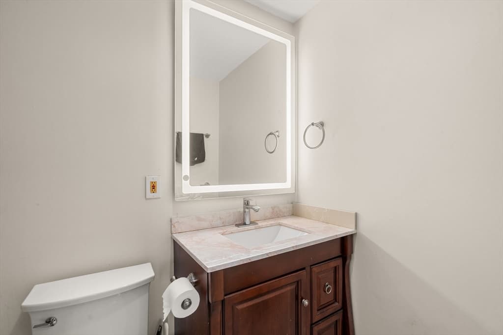 Condominium at 33 Pond Ave # 919, Brookline MA 02445, photo 12 of 20