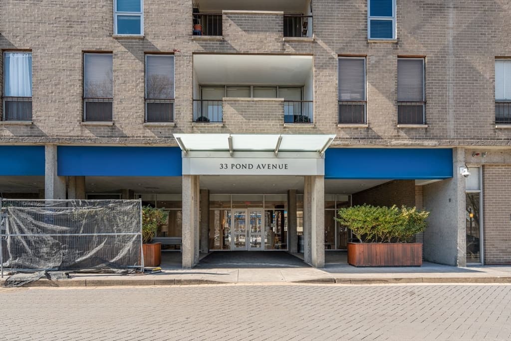 Condominium at 33 Pond Ave # 919, Brookline MA 02445, photo 19 of 20