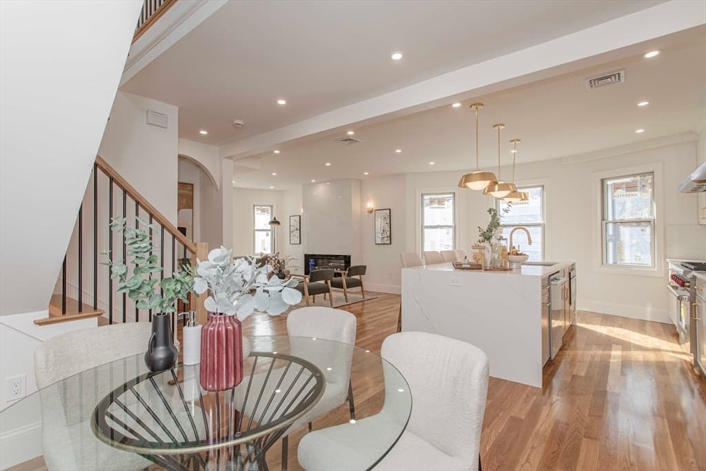 Multi Family at 123 Mt Vernon Street, Newton MA 02465, Newton, photo 9 of 33