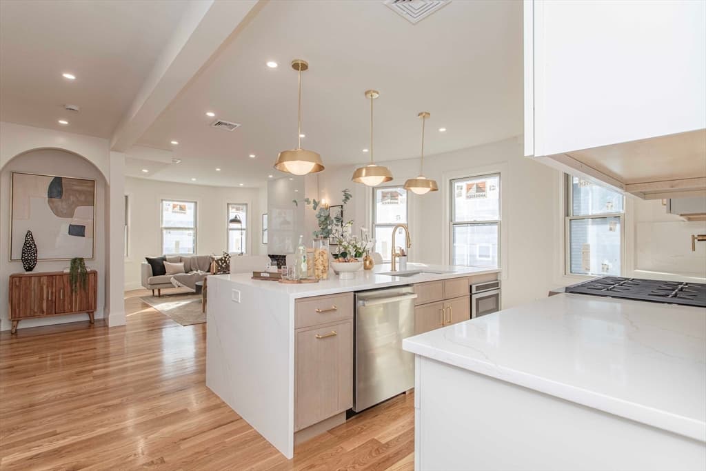 Multi Family at 123 Mt Vernon Street, Newton MA 02465, Newton, photo 10 of 33
