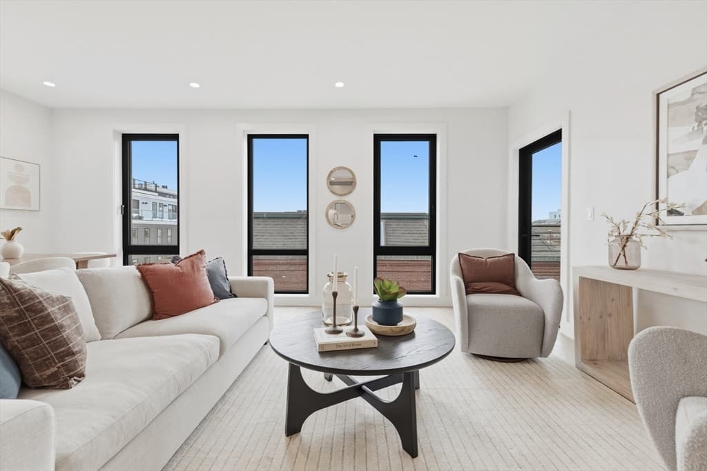 118 B Street # 204, Boston MA 02127 photo 2