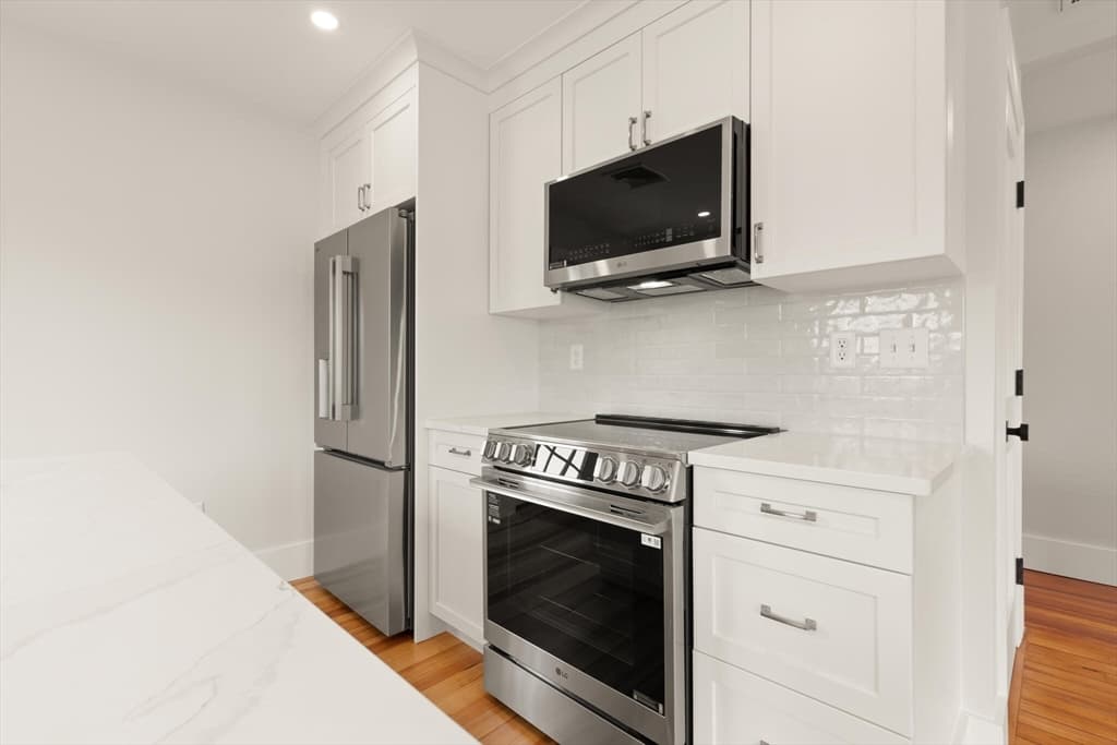 Condominium at 156-158 Waverley Street # 156, Belmont MA 02478, Belmont, photo 8 of 29