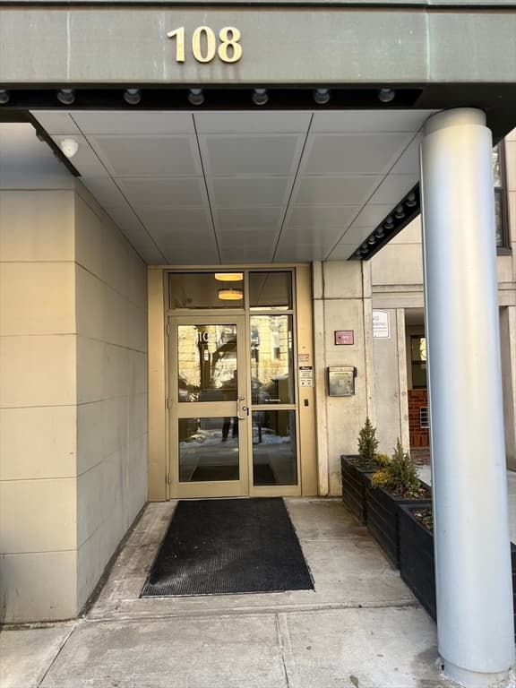 Condominium at 108 Peterborough St. # 4F, Boston MA 02215, photo 9 of 10
