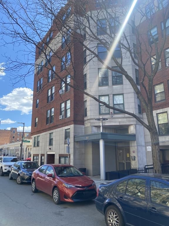 Condominium at 108 Peterborough St. # 4F, Boston MA 02215, photo 10 of 10
