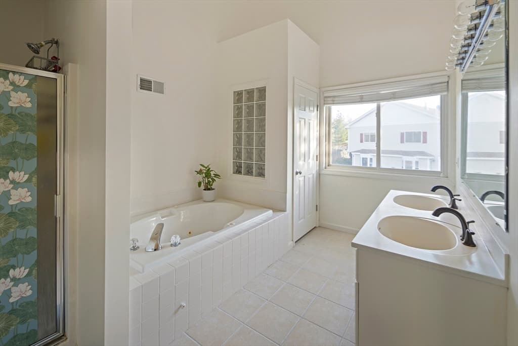 Condominium at 73 Half Crown Cir # 73, Ashland MA 01721, photo 13 of 25