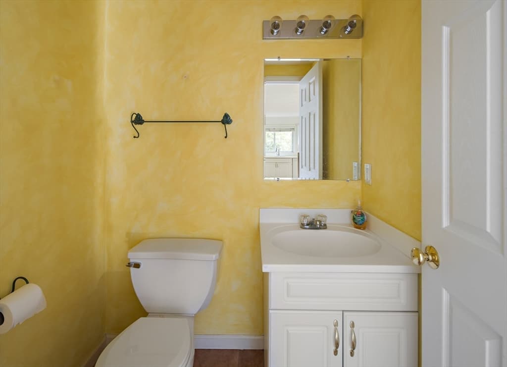 Condominium at 73 Half Crown Cir # 73, Ashland MA 01721, photo 8 of 25
