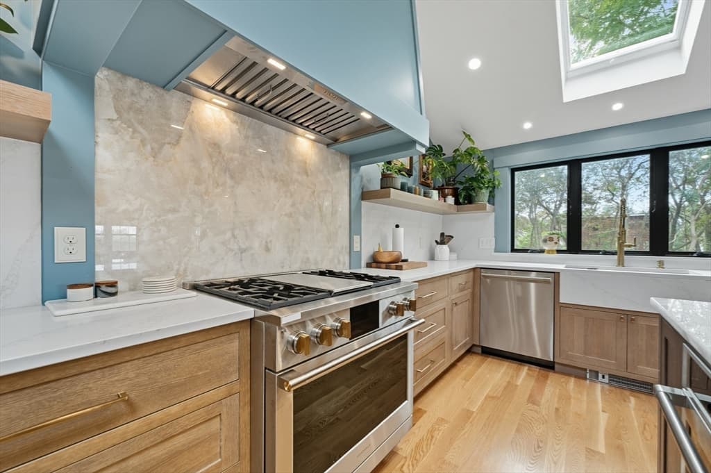 Single Family Residence at 4 Ciaramitaro Ct, Gloucester MA 01930, Gloucester, photo 10 of 42