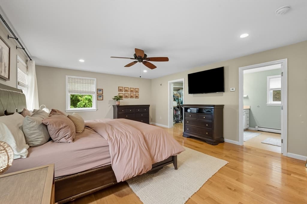 Single Family Residence at 4 Ciaramitaro Ct, Gloucester MA 01930, Gloucester, photo 21 of 42