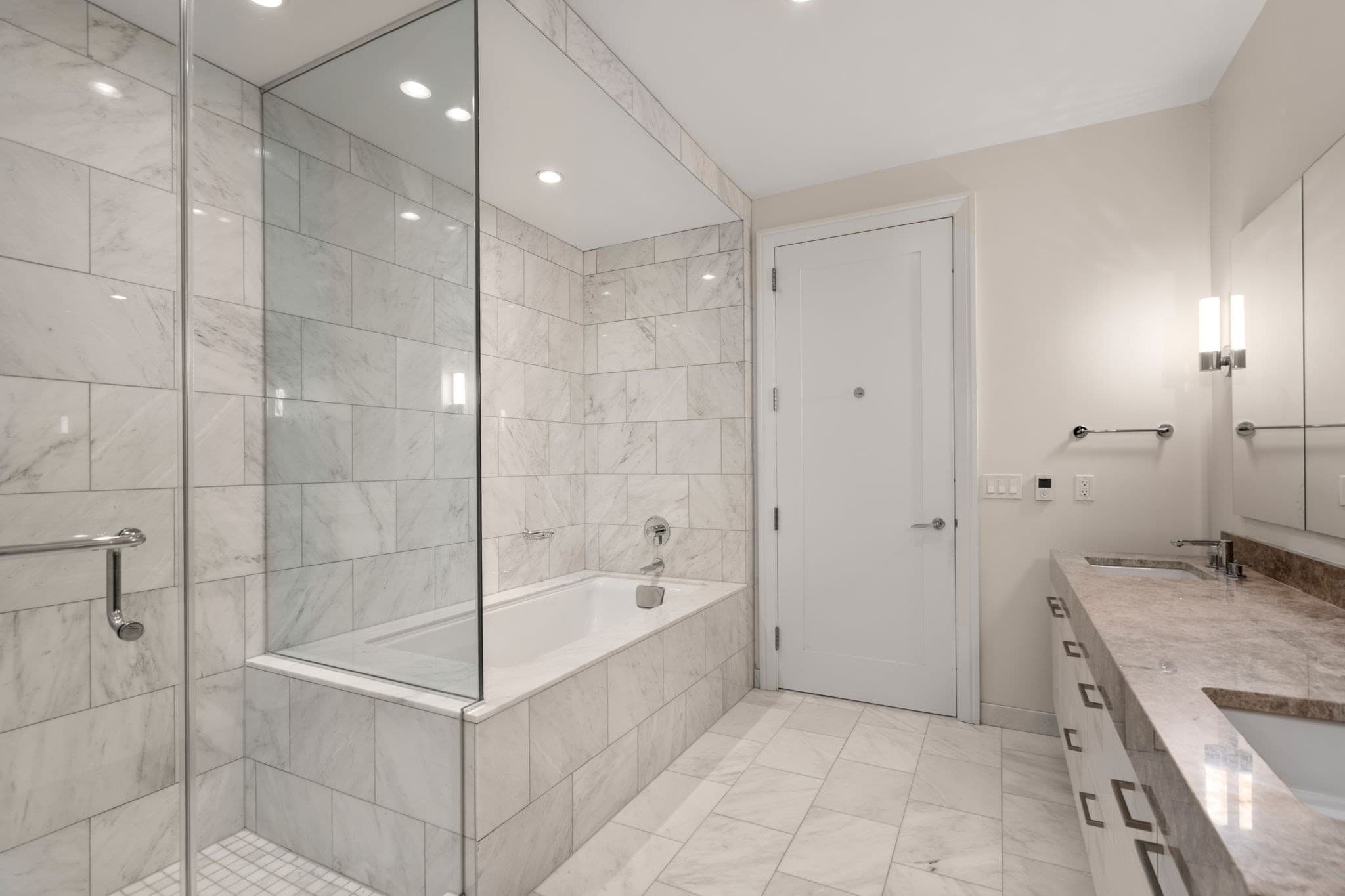 Condominium at 1 Franklin Street # 4704, Boston MA 02110, photo 13 of 33