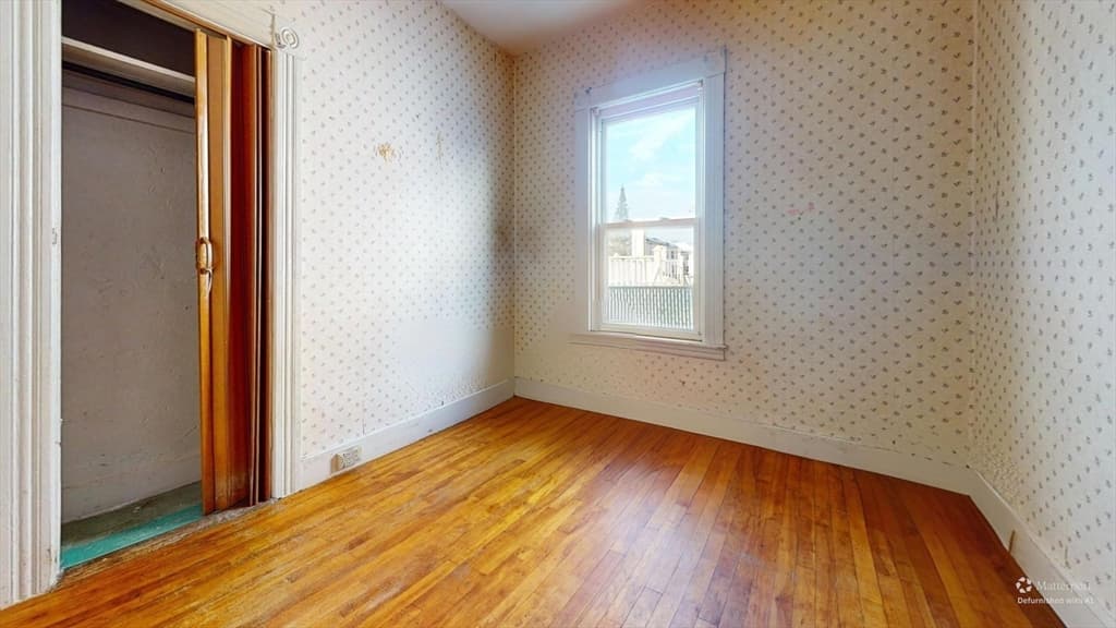 3 Family at 91 Fox St, Worcester MA 01604, photo 7 of 26