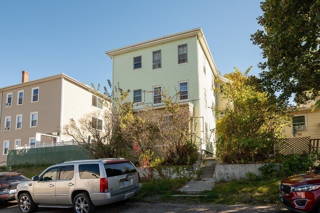 91 Fox St, Worcester MA 01604