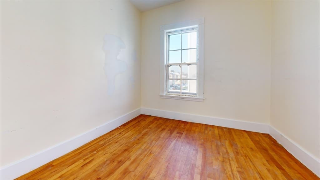 3 Family at 91 Fox St, Worcester MA 01604, photo 14 of 26