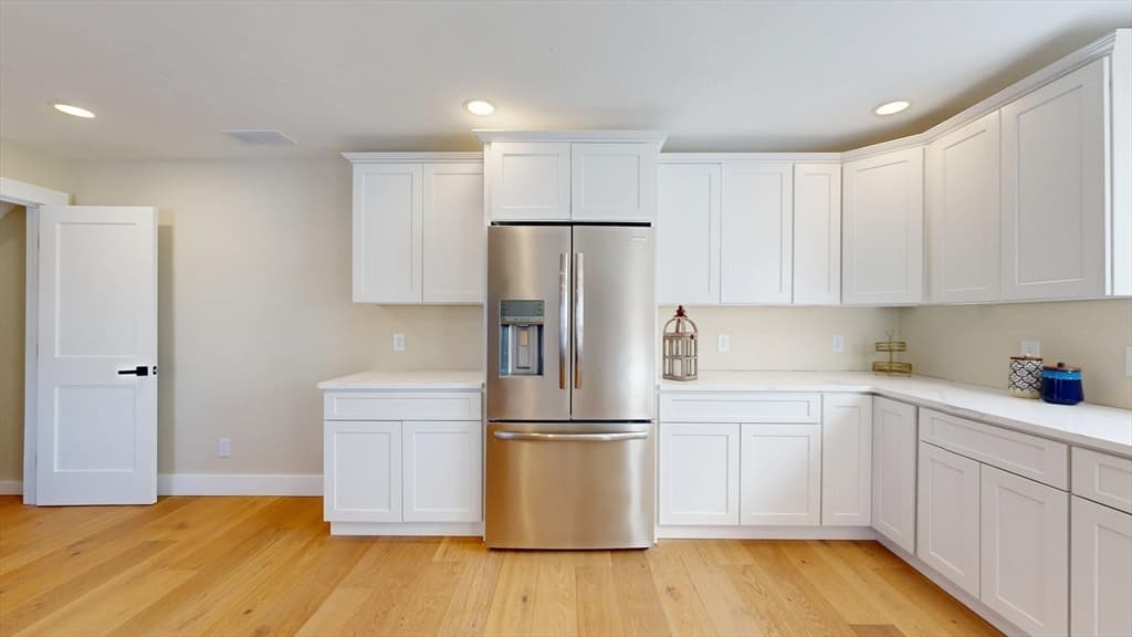 Single Family Residence at 46 Hastings Avenue, Worcester MA 01606, photo 12 of 38