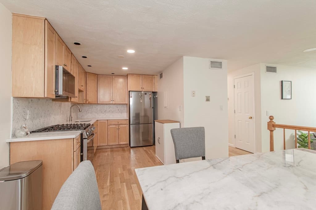 Condominium at 1210 Vfw Parkway # 11, Boston MA 02132, Boston, photo 6 of 36