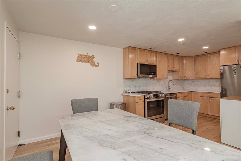 Condominium at 1210 Vfw Parkway # 11, Boston MA 02132, Boston, photo 13 of 36