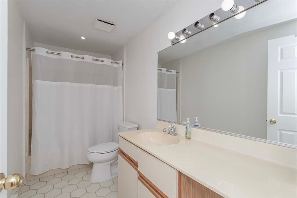 Condominium at 1210 Vfw Parkway # 11, Boston MA 02132, Boston, photo 26 of 36