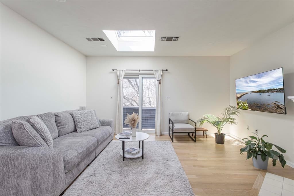 Condominium at 1210 Vfw Parkway # 11, Boston MA 02132, Boston, photo 3 of 36
