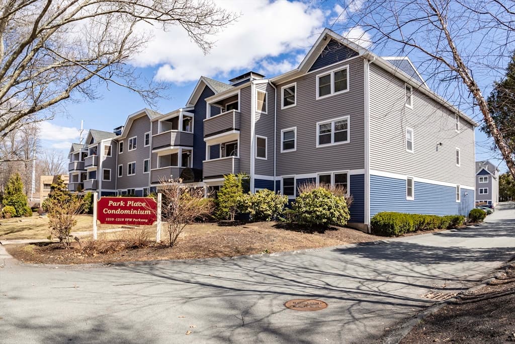 1210 Vfw Parkway # 11, Boston MA 02132