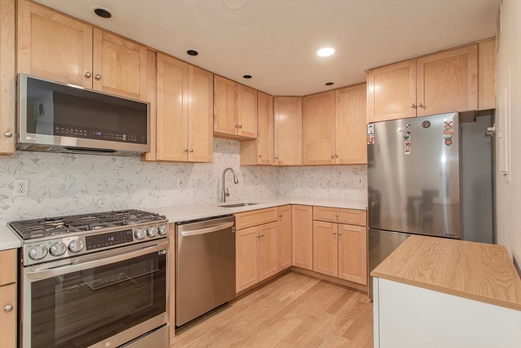 Condominium at 1210 Vfw Parkway # 11, Boston MA 02132, Boston, photo 5 of 36