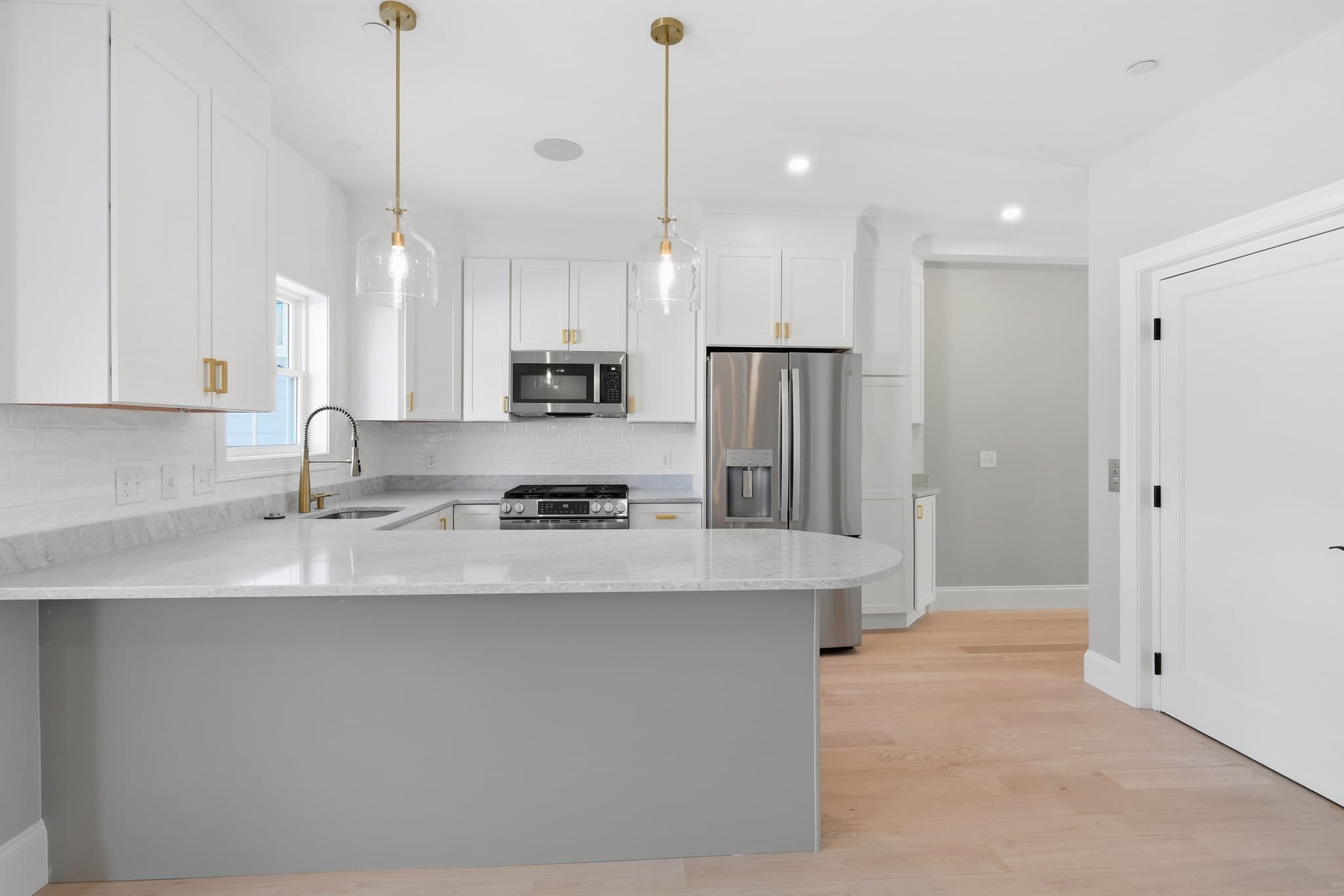 Condominium at 51 West Main # 6R, Georgetown MA 01833, Georgetown, photo 13 of 40