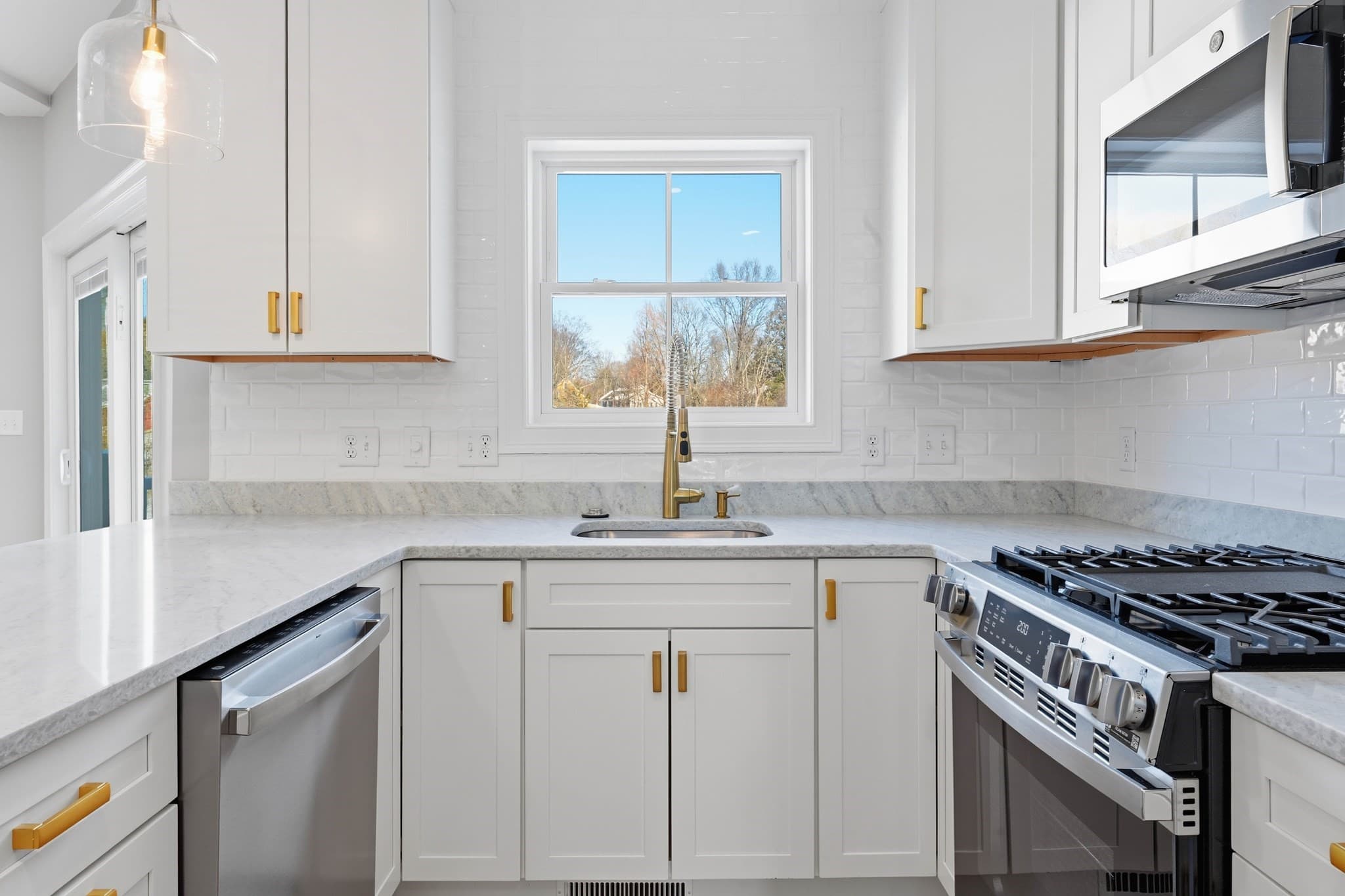 Condominium at 51 West Main # 6R, Georgetown MA 01833, Georgetown, photo 12 of 40