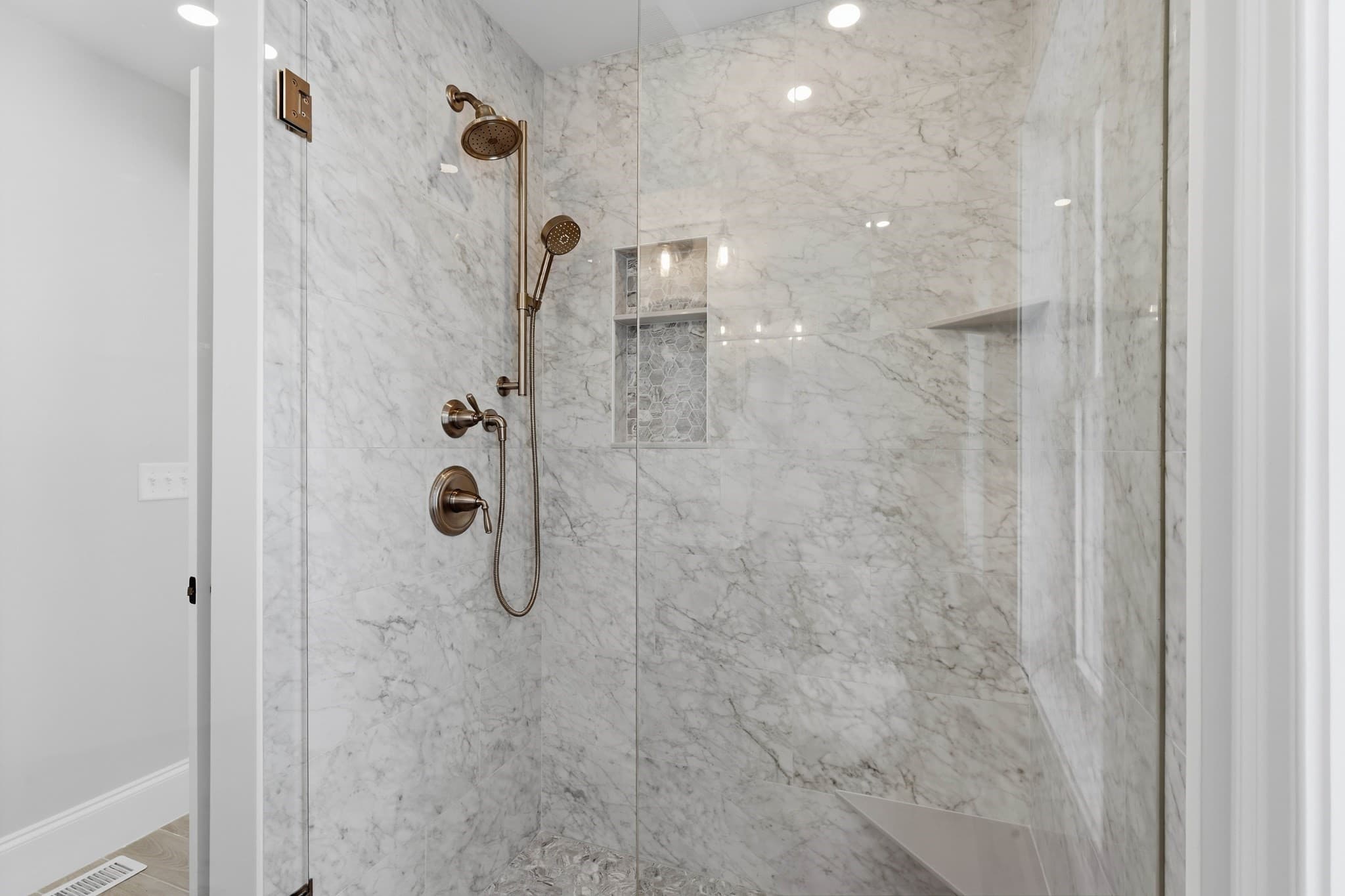 Condominium at 51 West Main # 6R, Georgetown MA 01833, Georgetown, photo 24 of 40