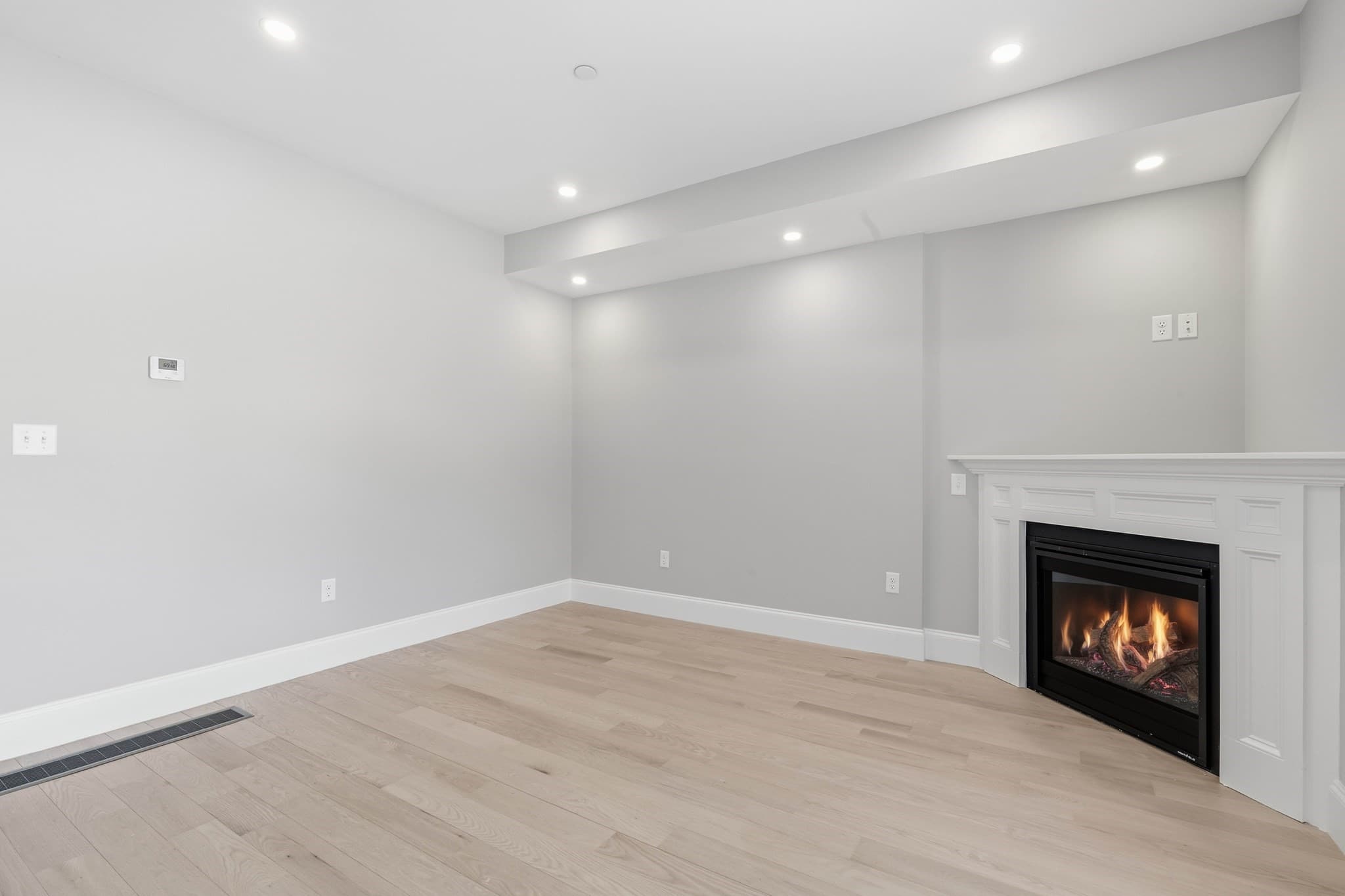 Condominium at 51 West Main # 6R, Georgetown MA 01833, Georgetown, photo 15 of 40
