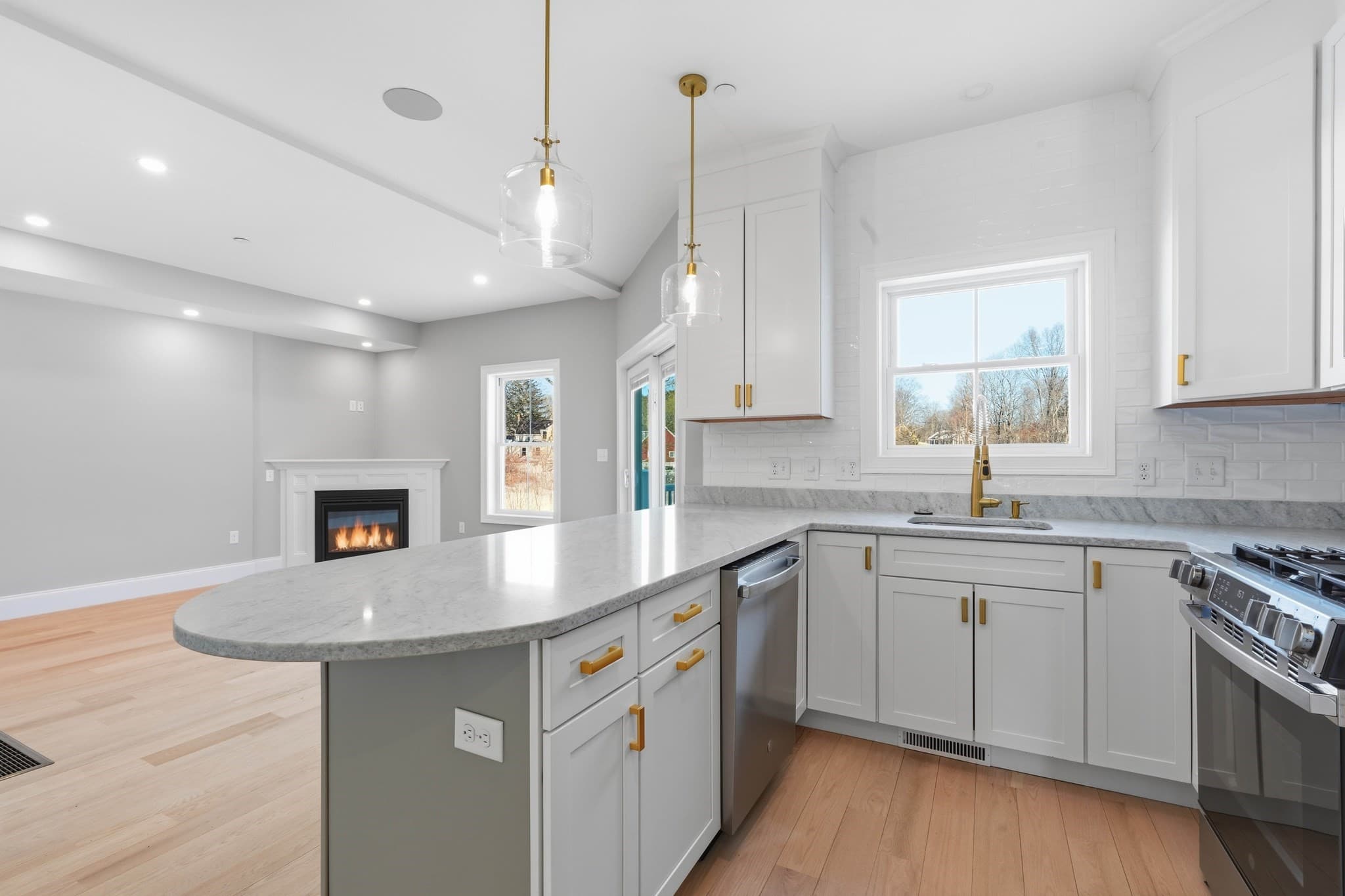 Condominium at 51 West Main # 6R, Georgetown MA 01833, Georgetown, photo 11 of 40