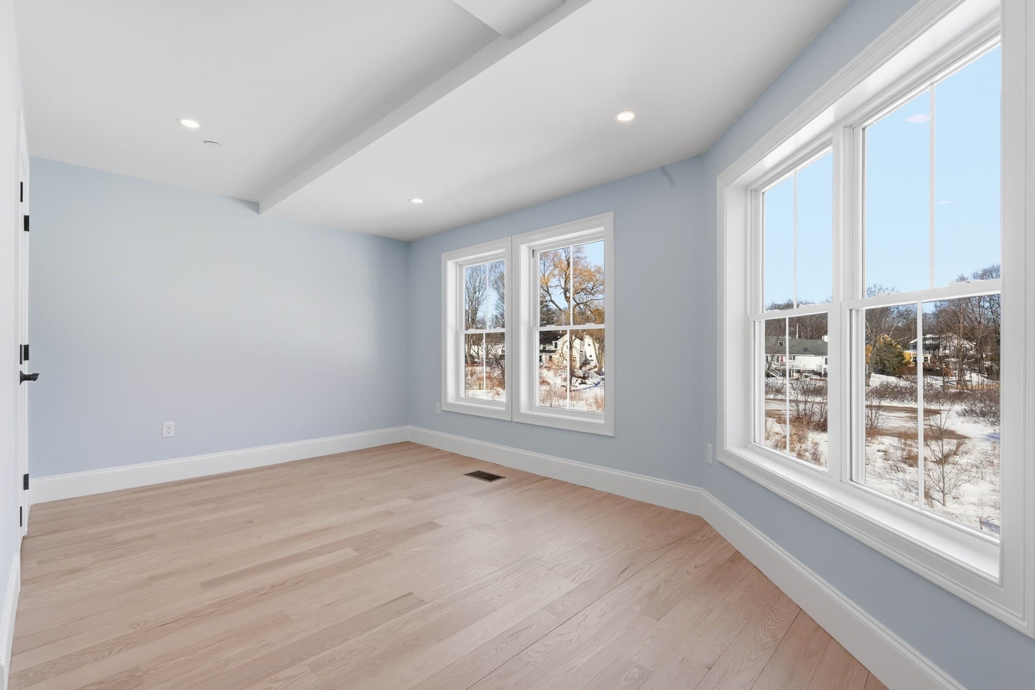 Condominium at 51 West Main # 6R, Georgetown MA 01833, Georgetown, photo 19 of 40