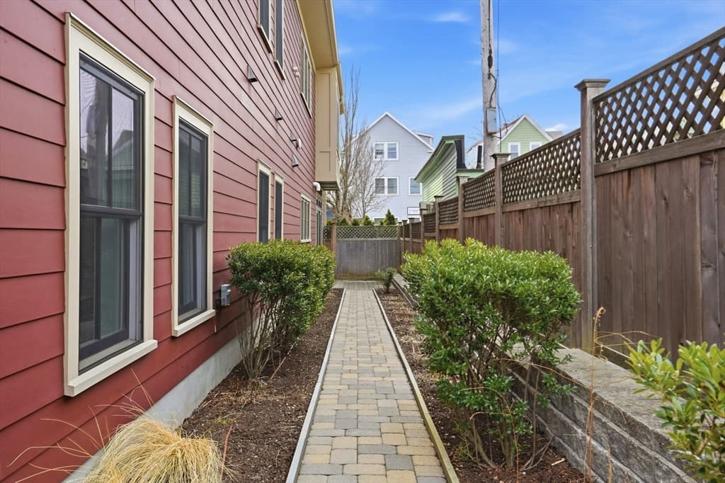 Condominium at 315 Highland Ave # 101, Somerville MA 02144, Somerville, photo 11 of 26