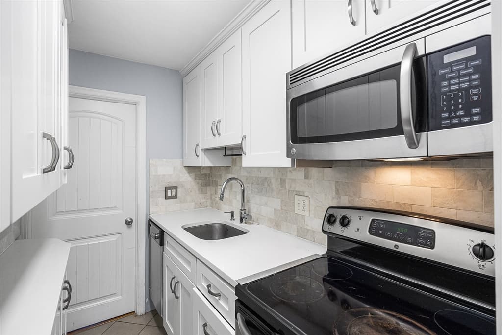 Condominium at 1 Saint Charles St # 3, Boston MA 02116, photo 12 of 36