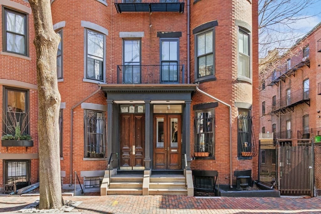 Condominium at 1 Saint Charles St # 3, Boston MA 02116, photo 26 of 36