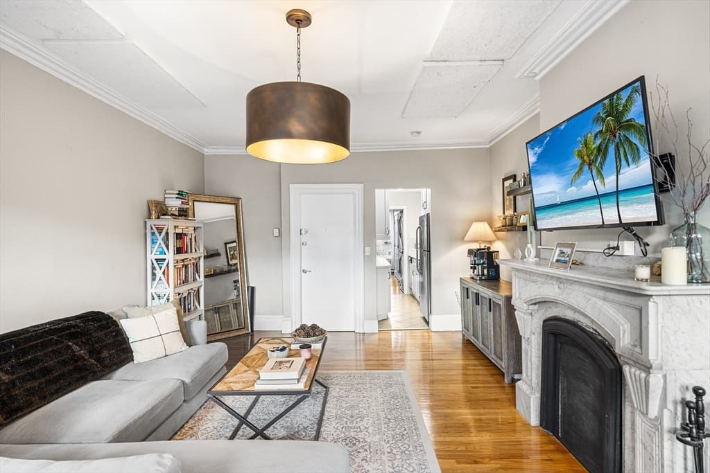 Condominium at 1 Saint Charles St # 3, Boston MA 02116, photo 7 of 36