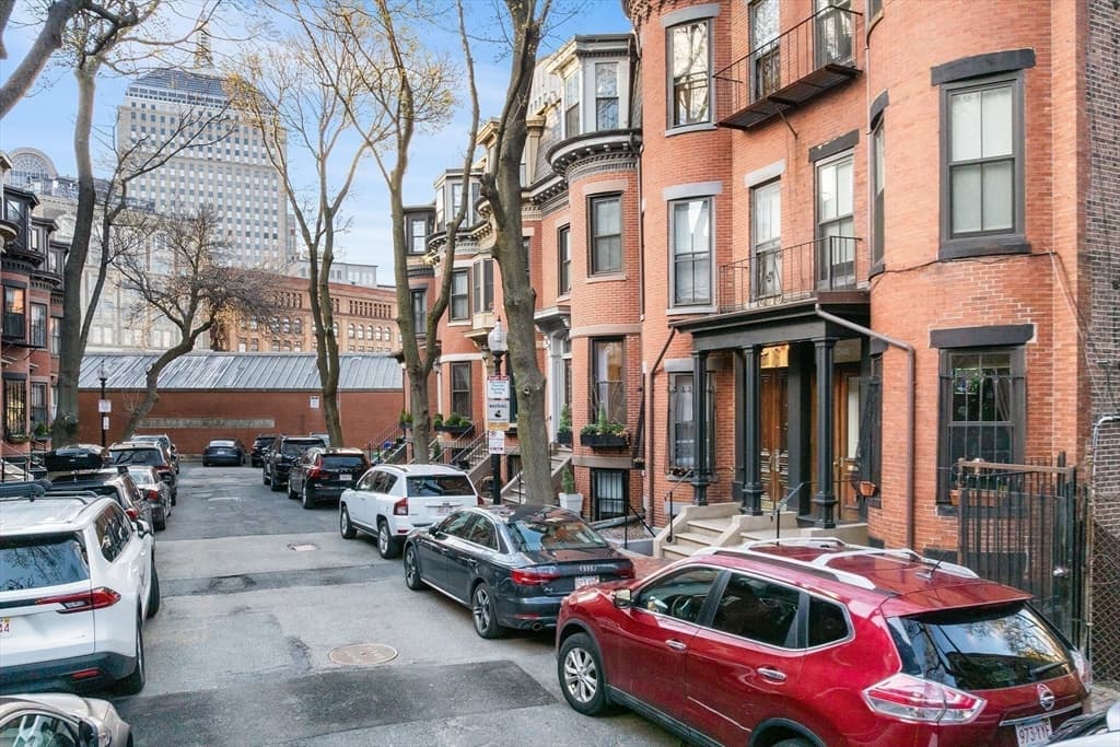 Condominium at 1 Saint Charles St # 3, Boston MA 02116, photo 28 of 36