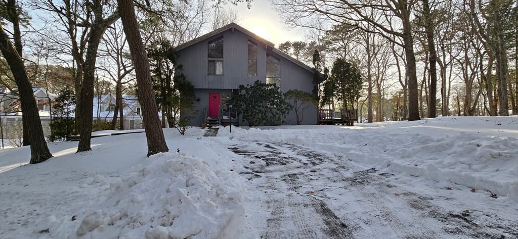 51 Fairway Ln, Mashpee MA 02649
