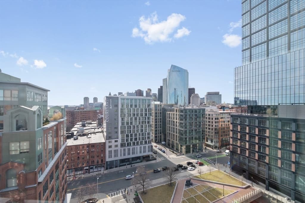 100 Lovejoy Wharf # 2C, Boston MA 02114