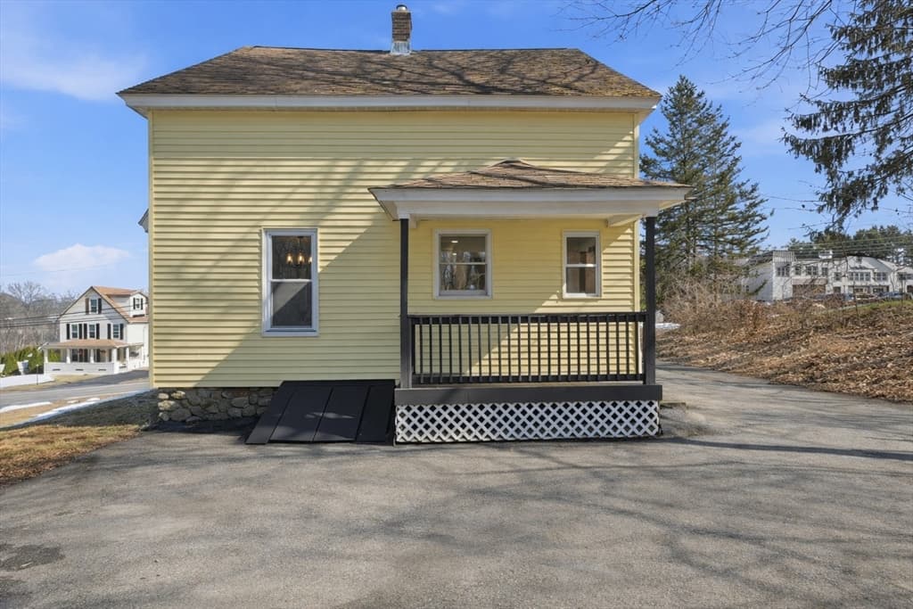 Single Family Residence at 36 Central St, Auburn MA 01501, photo 21 of 22