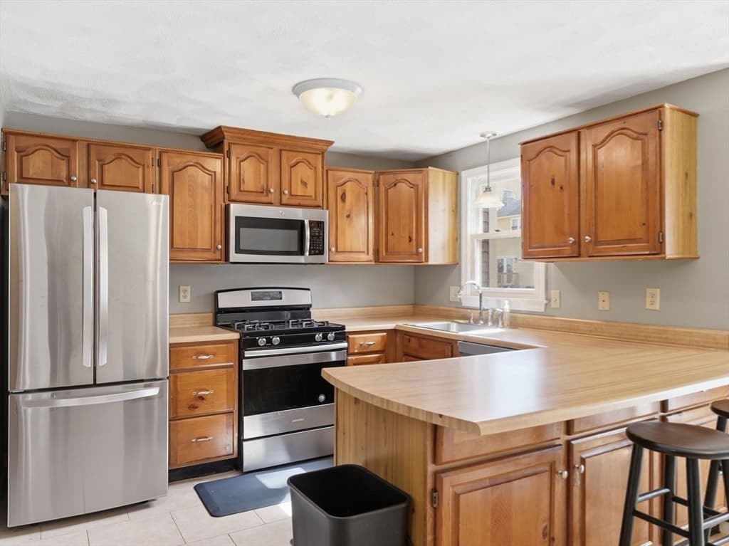 Condominium at 139 Wellman Ave # 139, Chelmsford MA 01863, photo 12 of 30