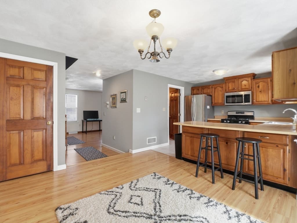 Condominium at 139 Wellman Ave # 139, Chelmsford MA 01863, photo 9 of 30