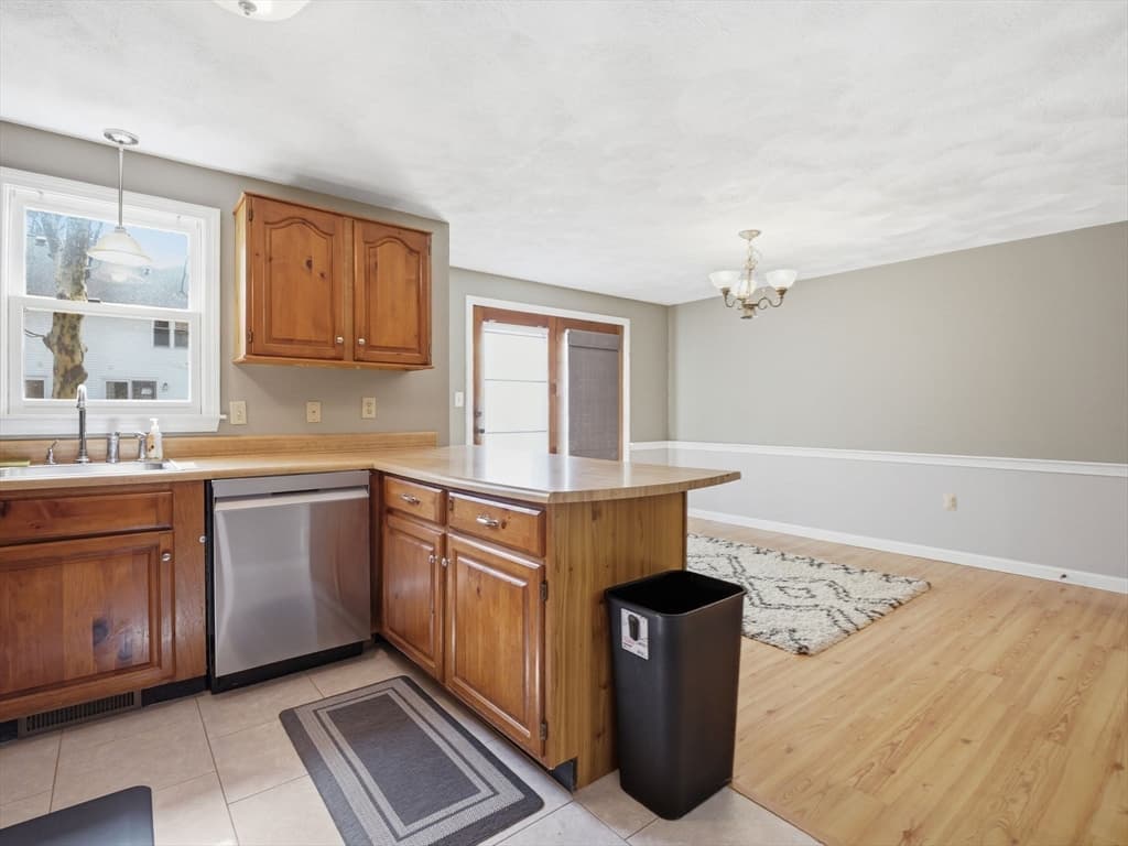 Condominium at 139 Wellman Ave # 139, Chelmsford MA 01863, photo 10 of 30